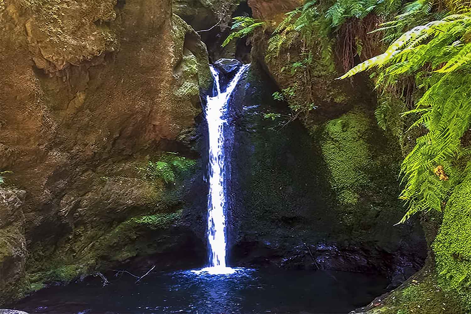 Fajã da Nogueira – Caldeirão Inferno Walk